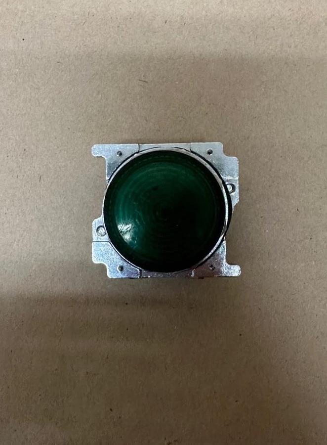 Used Cutler Hammer 10250T/91000T Pilot Light, Green