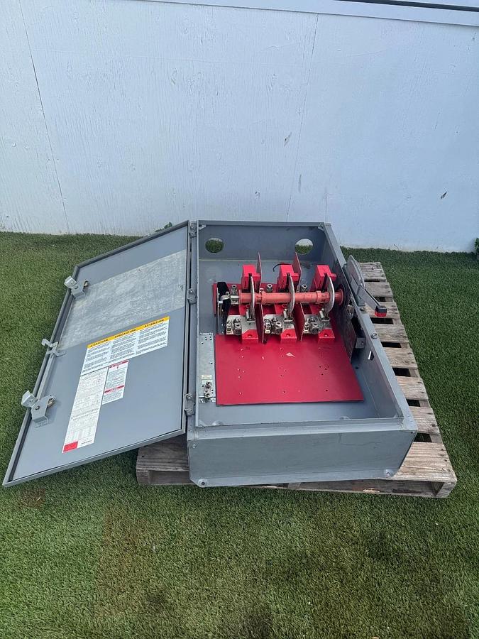 Used Square D HU365AWK 400A Safety Switch, 600VAC, Series E2