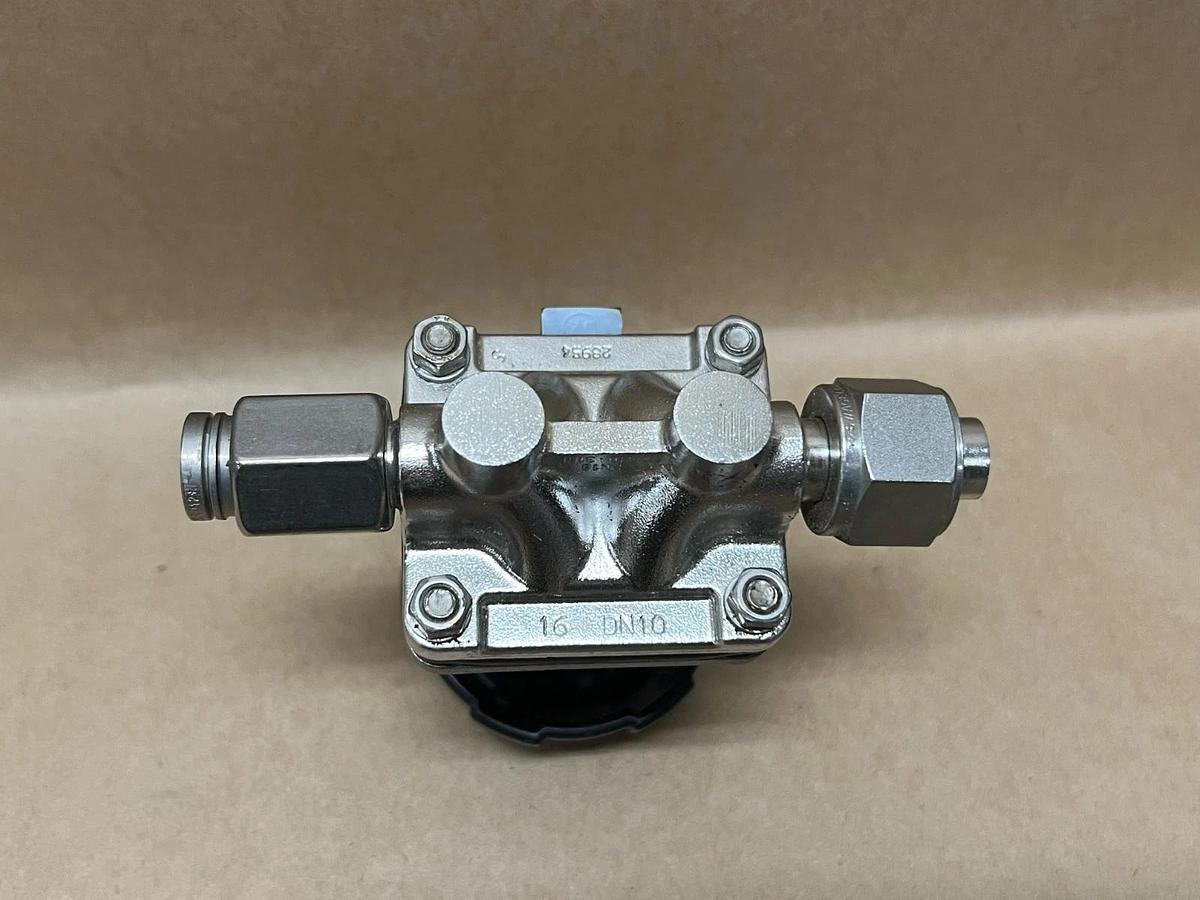 Used Gemü 1.4408 PN16, DN10, 316L 1/2" Diaphragm Valve