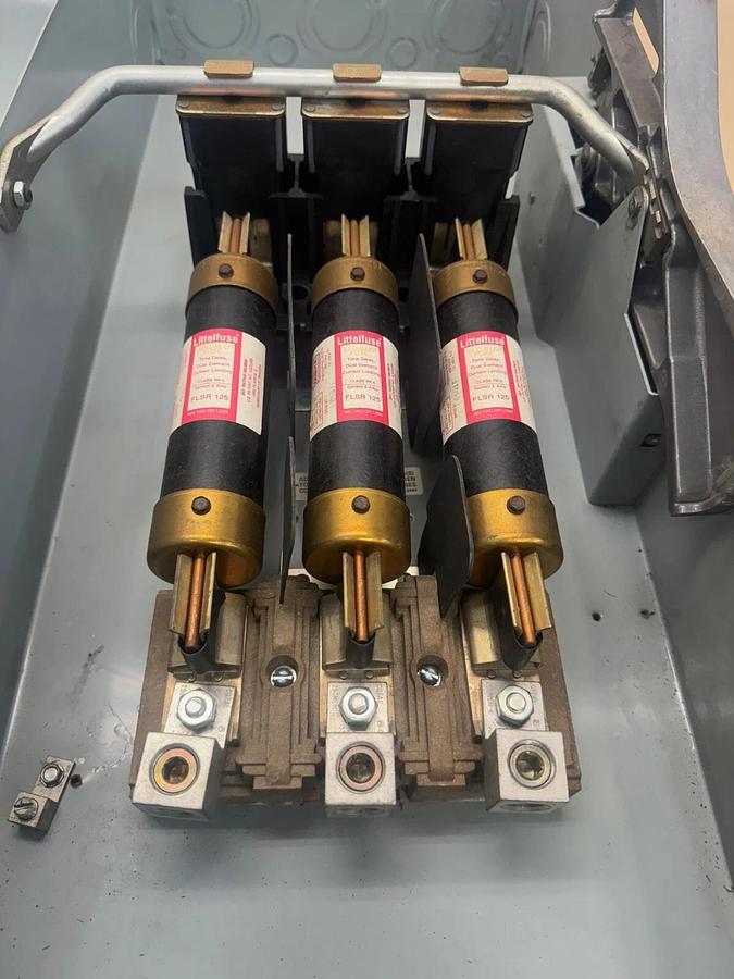 Used Siemens F354 I-T-E Enclosed Switch Heavy Duty Vacu-Break, 200A 600V, 3 Ph