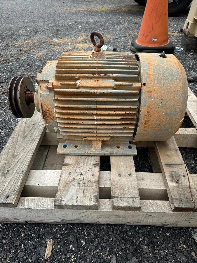 Used Reliance Electric P25G4555B E-Master AC Motor 20Hp @ 1760RPM 50.8/25.4A 230/460V