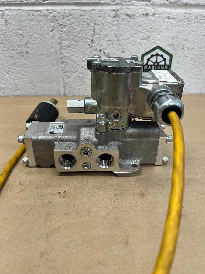 Used Parker L7054610253 Pneumatic Valve, Max Pressure 140 PSIG