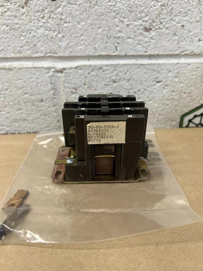 Used Universal Parts Carrier HN 53CD 115 Contactor, 2 Pole, 40A. 50/60Hz