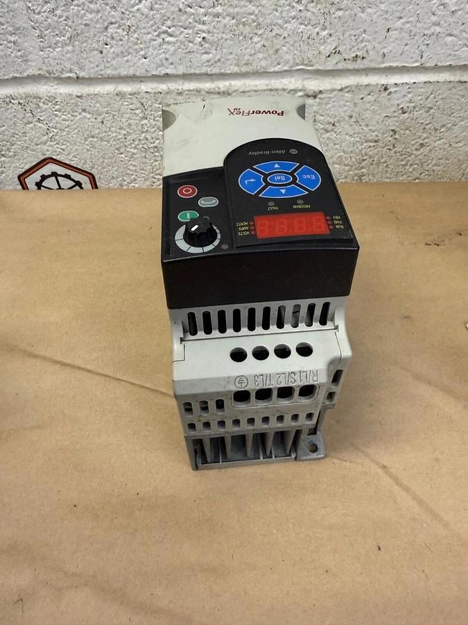 Used Allen-Bradley 22FV2P5N103 PowerFlex 4m, Series A, 5Hp, Drive - Broken Cover