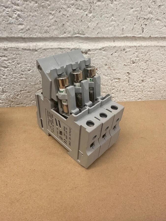 Used Buss - CHM3 - 3 Pole Fuse Holder 600 V 30 A 8-18 AWG Wire Range - Lot of 3