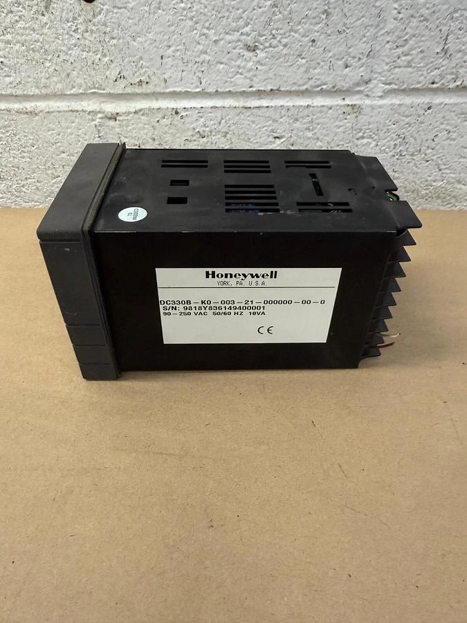 Used Honeywell DC330B-K0-003-21-000000-00-0 Temperature Controller 90-250VAC, 50/60Hz