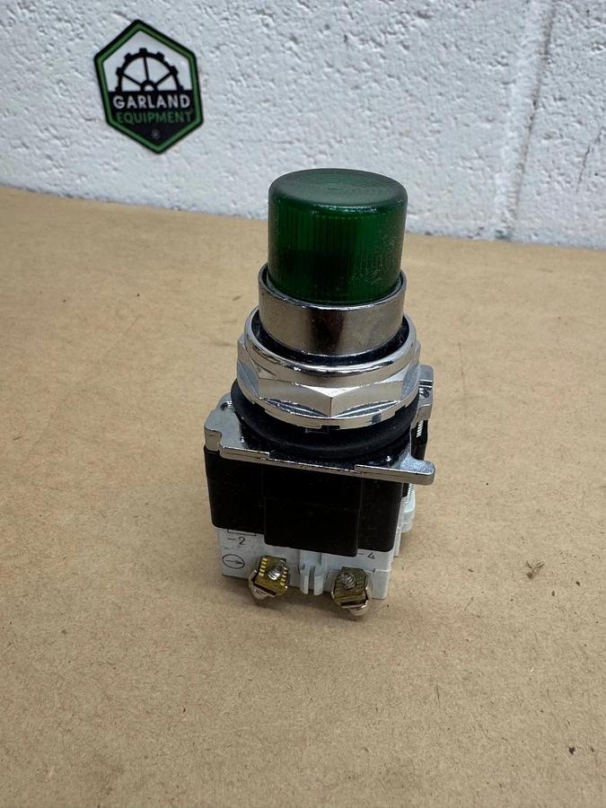 Used Eaton 10250T221LGP06 Indicating Green LED Push Button *NEW*