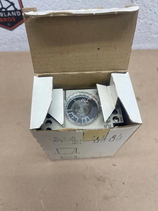 Siemens 7PU1540-1AK23 Time Delay, 120-127 VAC, 50/60 Hz, 0.6-6seconds
