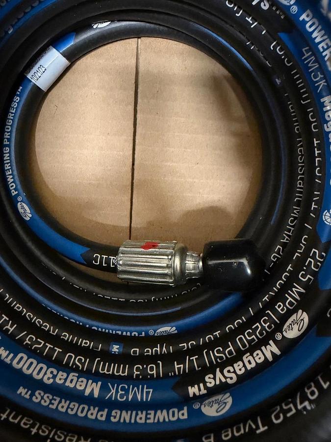 Used Oil-Air Products 4M3K-8FDLORX-8FDLORX-163 1/4” Hose Assembly *NEW*