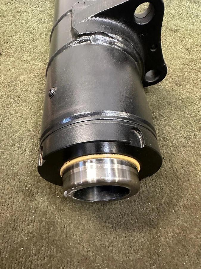 Used Hyster 2104512 Hydraulic Cylinder *NEW*