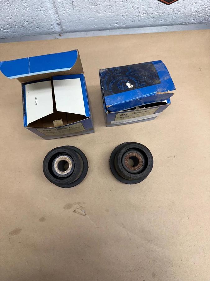 CAT 3E4889 Mount Assembly - Lot of 2