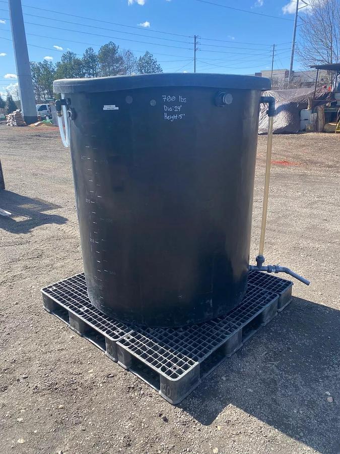 Used 2000 L (528 Gal) Polyethylene Vertical Liquid Storage Tank Diam: 50" Height: 5'