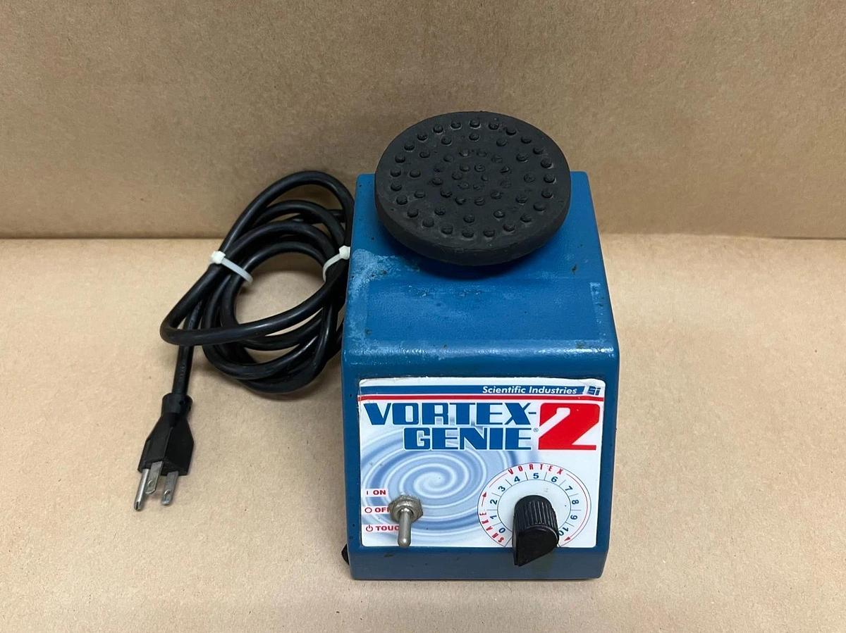 Used Scientific Industries G-560 120V, .65A, 60Hz Vortex Genie 2