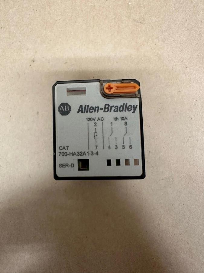 Used Allen Bradley 700-HA32A1 Tube Base Relay w/ Allen Bradley 700-HN125 Base