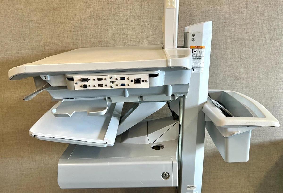 Ergotron SV42-3211-1 StyleView Medical Cart w/ New Batteries