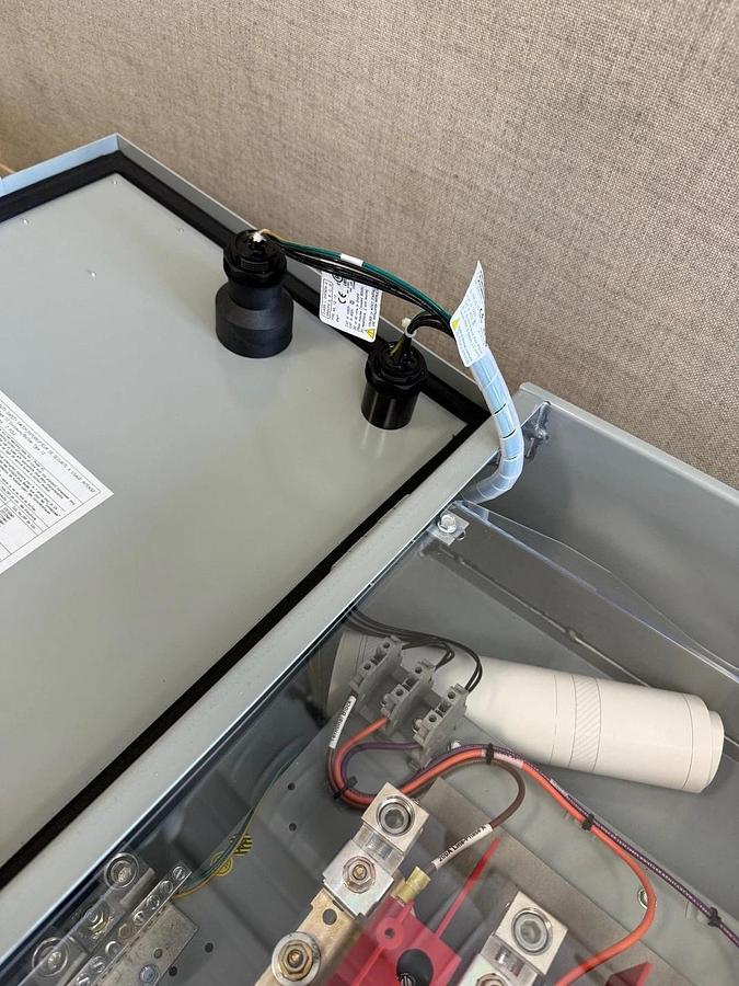 Used Eaton DEM364FDJB-00VT Heavy Duty Safety Switch, 3-Pole, 200A, 600V Fusible *NEW*