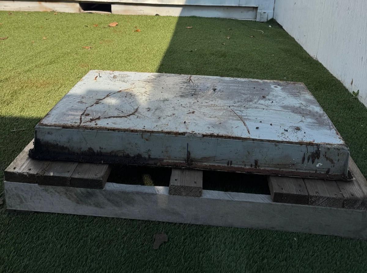 Used Suspension Magnet 35” x 19”, Two-Handled, Industrial Magnet