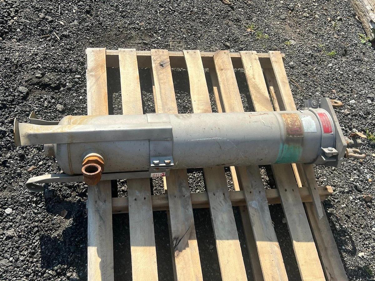 Used FST Filter Housing 150 PSI