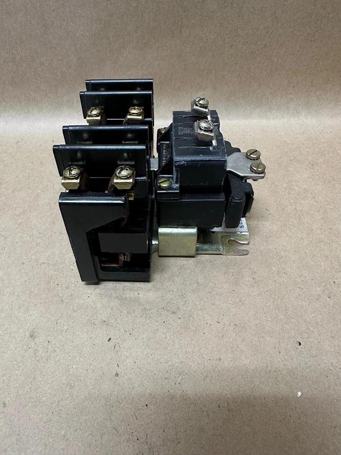 Used General Electric CR260L20GA361AA0 30A 6 Pole Lighting Contactor w/o Enclosure