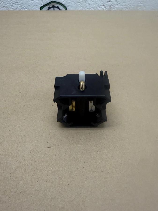 Used Square D 9001KA-51 Ser C Contact Block, Sealed Contact Switch