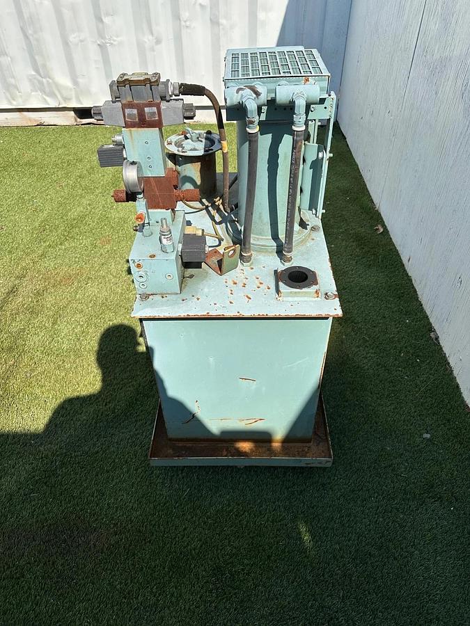 Used Baldor CM3611T 3Hp Motor @ 1750RPM w/ Parker Hydraulic Unit 40 Gal Tank