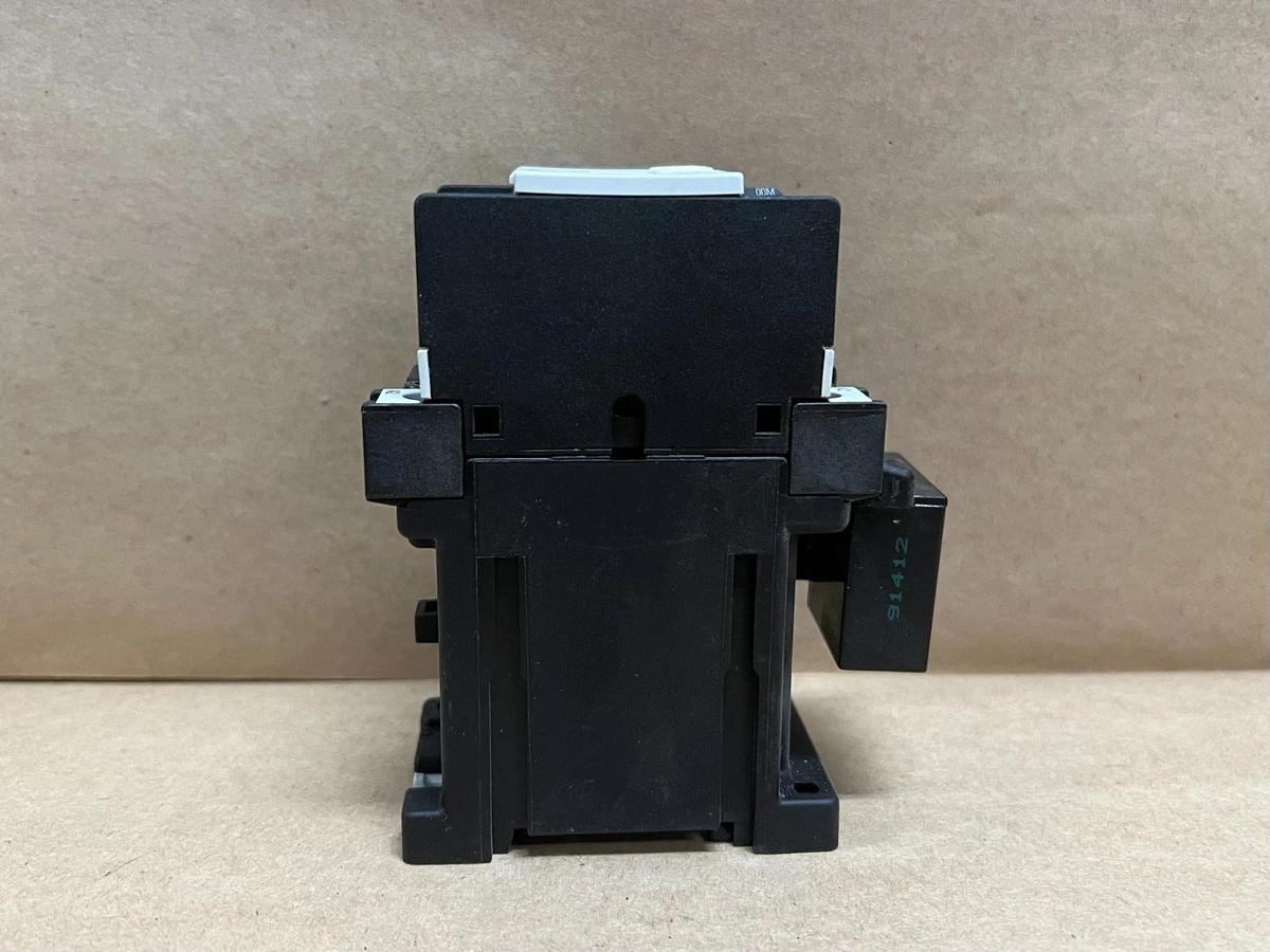 Used Moeller DIL00M-G-01 20A Contactor 24VDC, 3P - Lot of 10