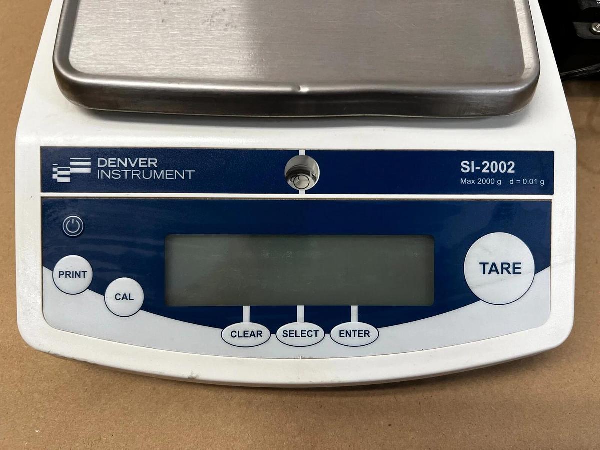 Used Denver Instruments SI-2002 Summit Series Top Loading Balance