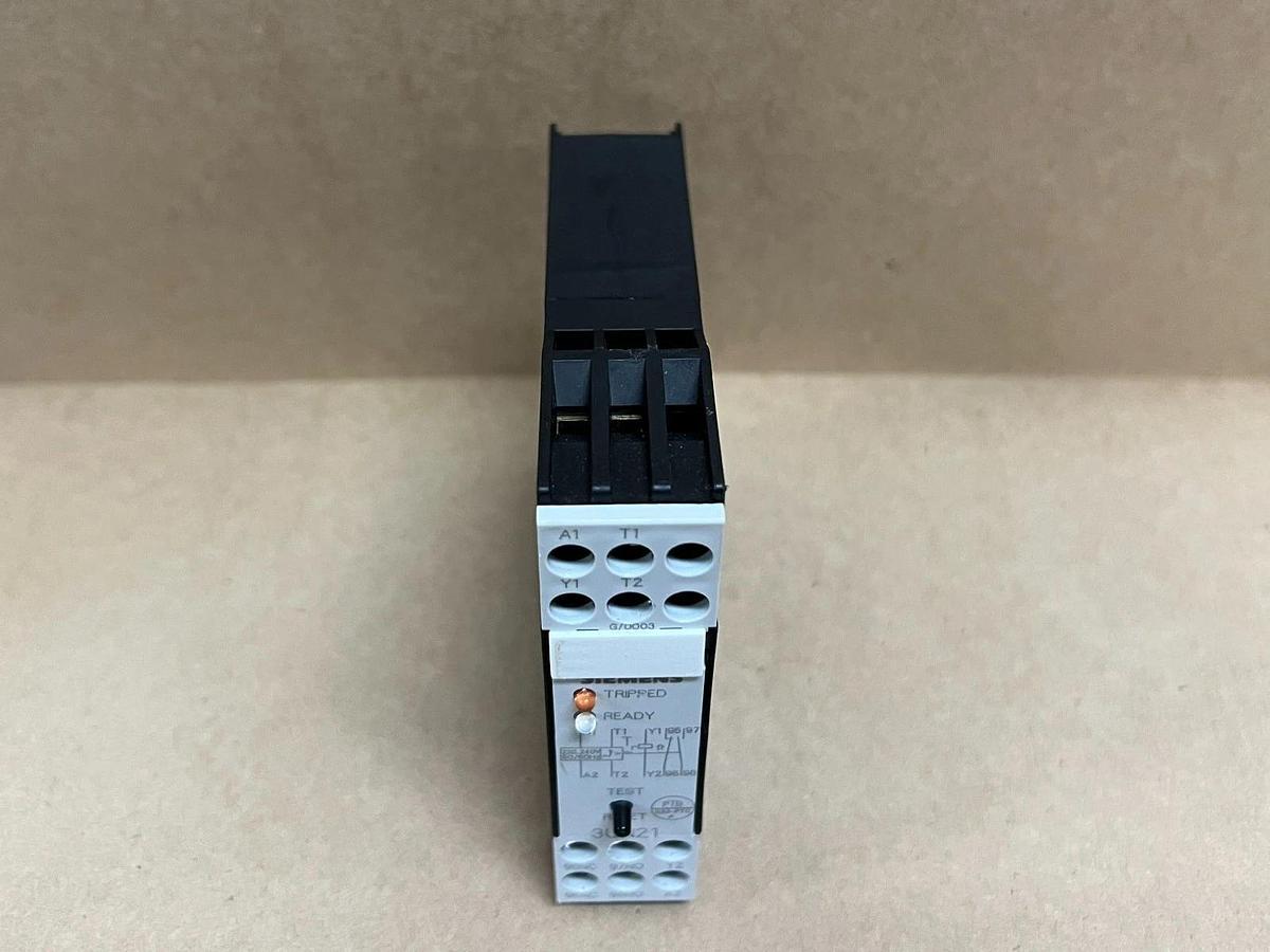 Used Siemens 3UN2131-0AN7 PTC Thermistor Tripping Unit, 220-240V