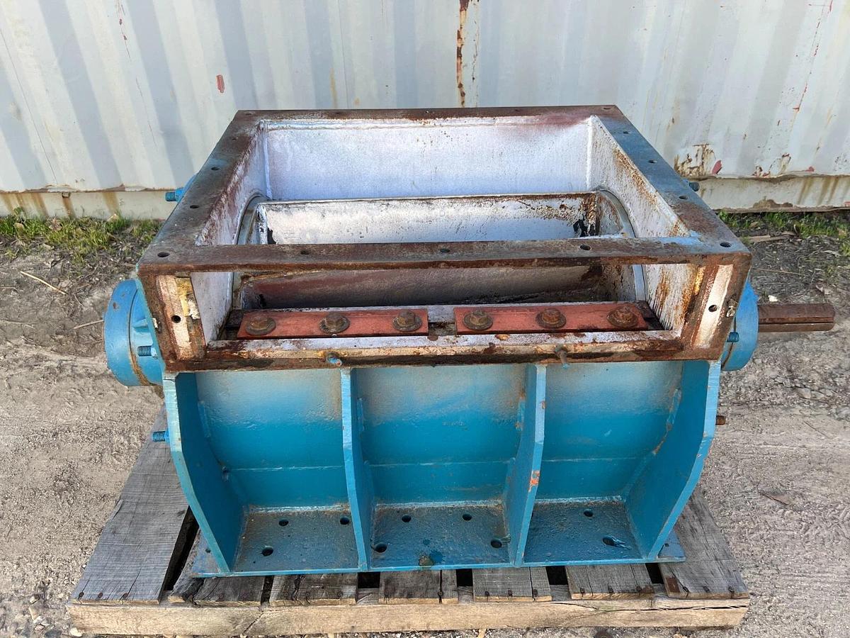 Used Rotary Airlock Feeder 20- 1/2” x 26 metal tip