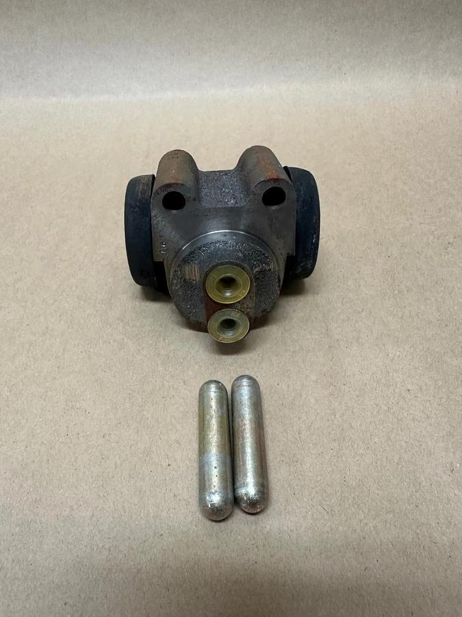 Used CAT MCF00215 Wheel Cylinder Assembly *NEW*
