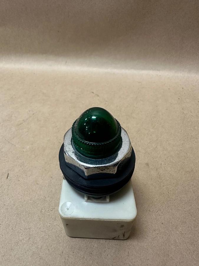 Used Square D 9001KM1 Green Illuminated Light