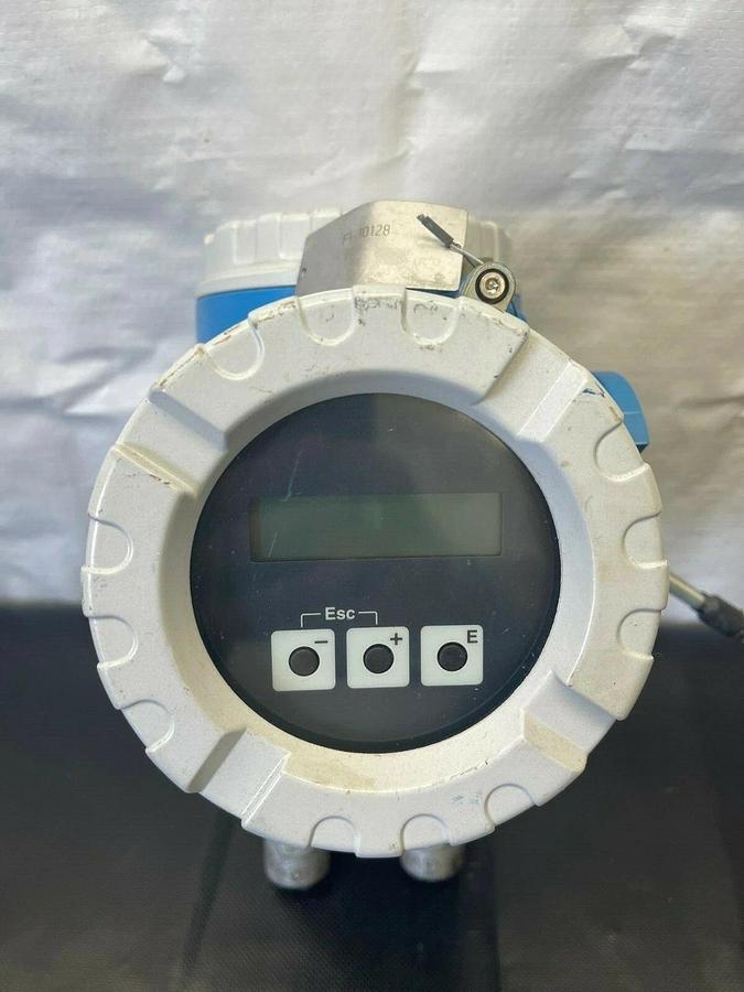 Used Endress+Hauser 80A04-27D4/0 Pressure Transmitter, Digital Flow Meter