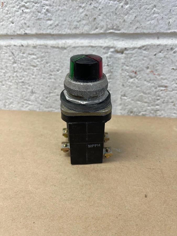 Used Allen-Bradley 800T-PC216, Cluster Pilot Light, 120 V, 4.6 W, Series N