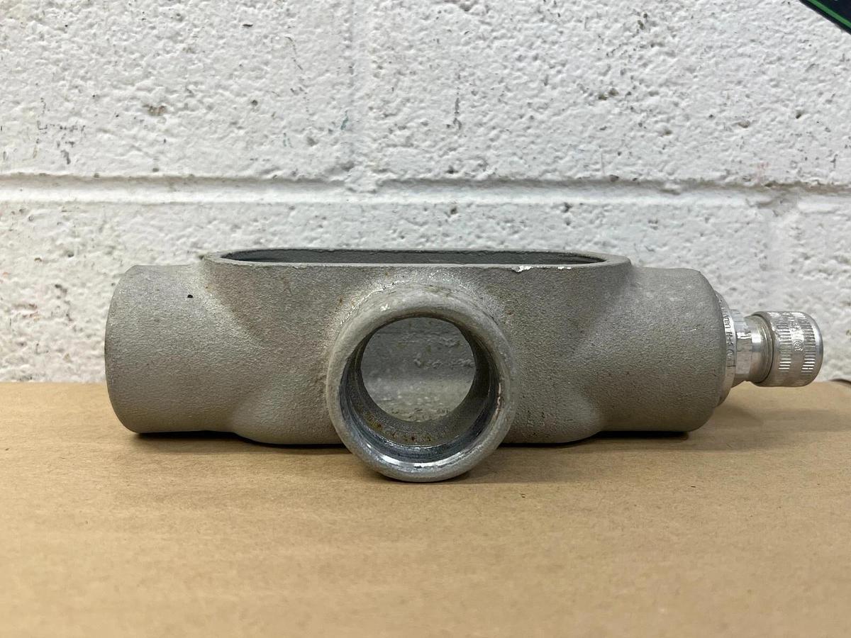 Used Appleton FM7 1 1/2 Form 7 Conduit Body Type