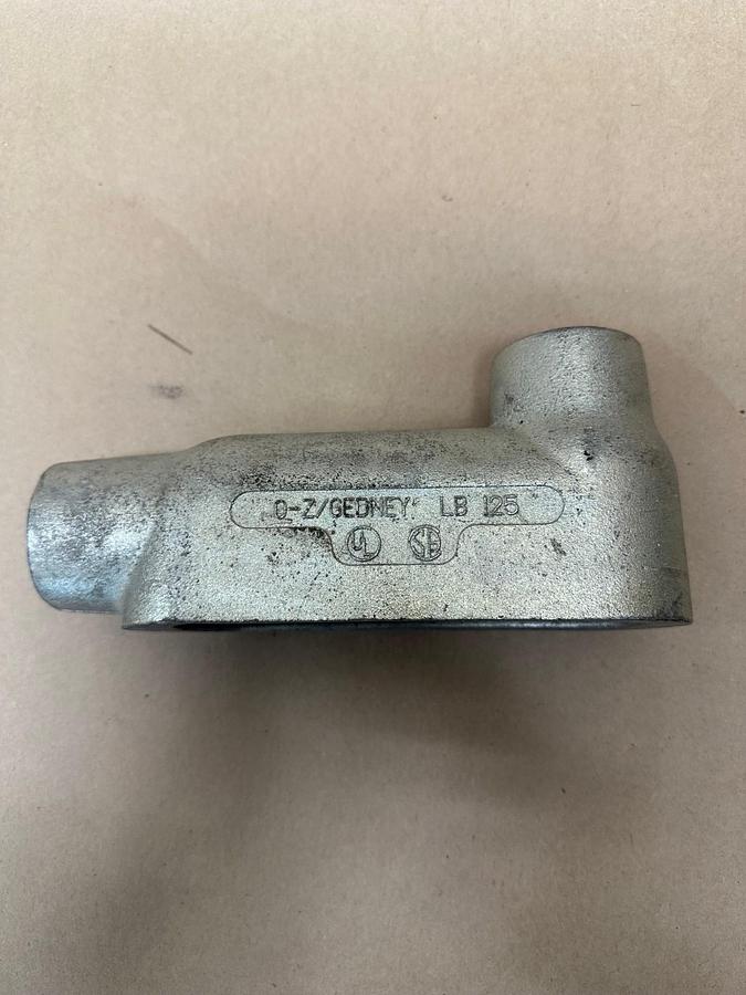 Used O-Z/Gedney LB 125 Malleable Iron 1-1/4” Conduit *NEW*