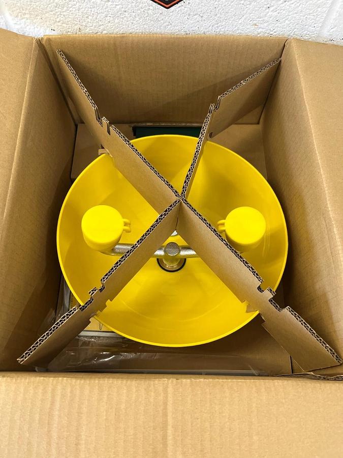 Used Speakman SE-495 Safe-T-ZONE Traditional Ser Wall Mounted Plastic Eye/Face Wash