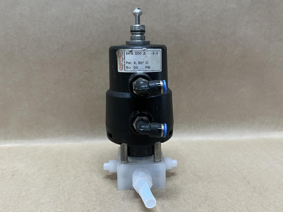 Used Gemü 9415 000 Z-3-0 Pneumatic Quarter-Turn Actuator