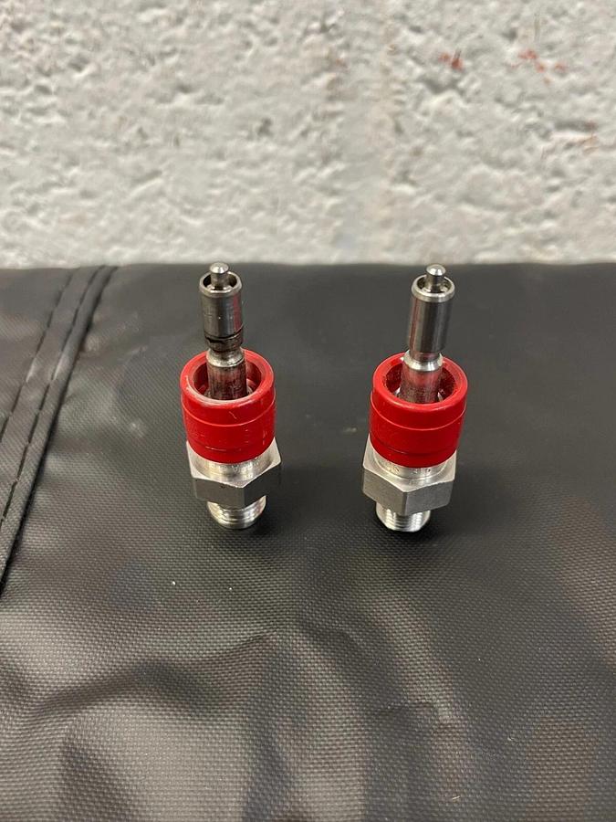 Used Swagelok PAT’D 316 QC4 Quick Connect - Lot of 2