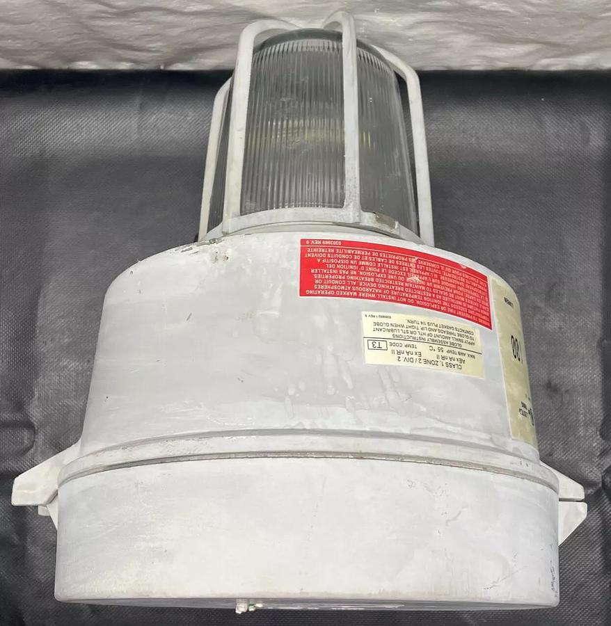 Used Cooper Crouse-Hinds VMVS2A100GP/120 S865 Explosion Proof Light 120 V, 3.05 Amps