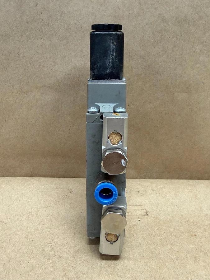 Used Aventics 0 820 022 987 Solenoid Valve