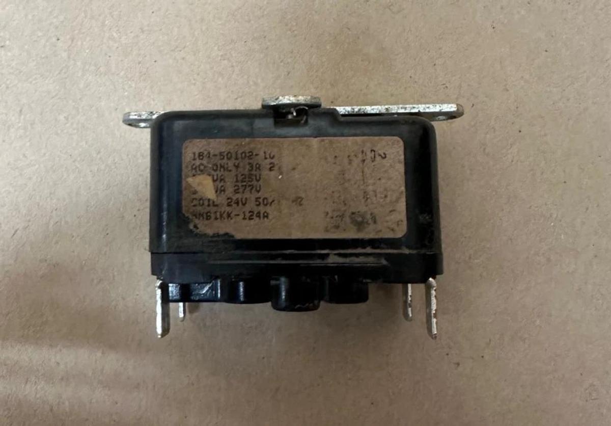 Used ESSEX 184-50102-101 Relay/Socket