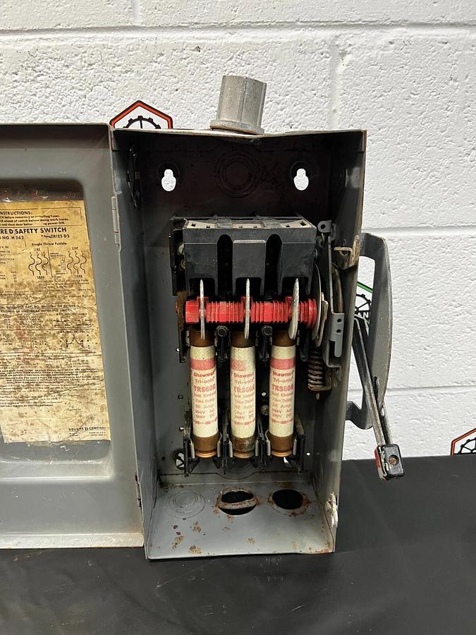 Used Square D H362 Series D2 Safety Switch 60 Amp 480-600 VAC 3PH 15 HP Max HP 30-50