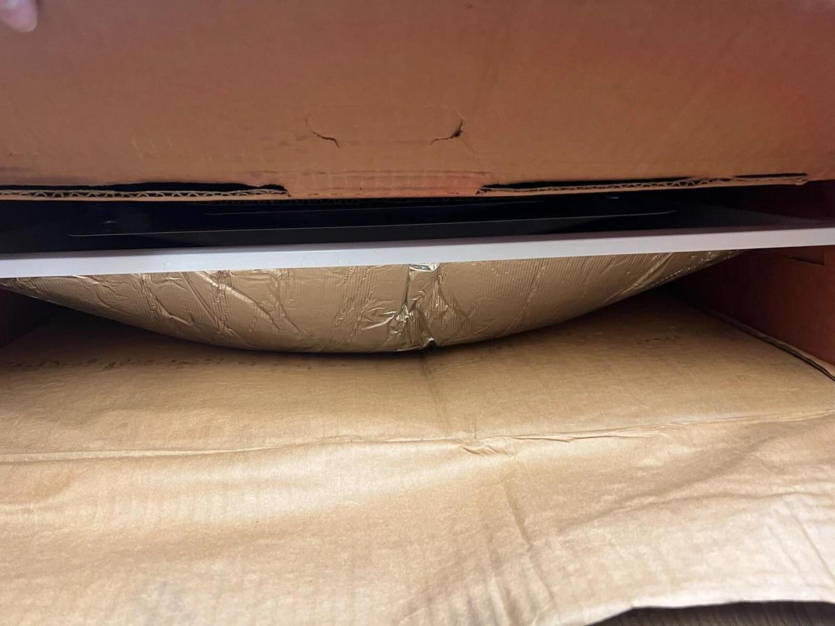 Used Hart & Cooley FPD3 R6 (2) White Size 08 4-Way Fixed Pattern T-Bar Diffuser