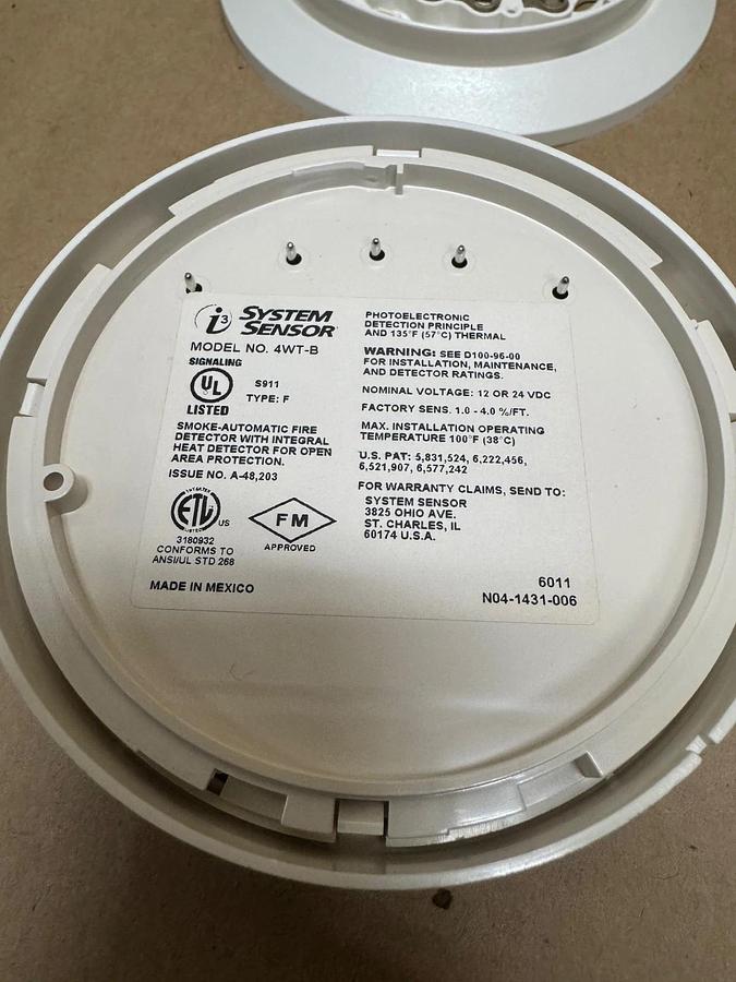 System Sensor 4WT-B 4 Wire Smoke Detector with Built In Sensor *NEW*