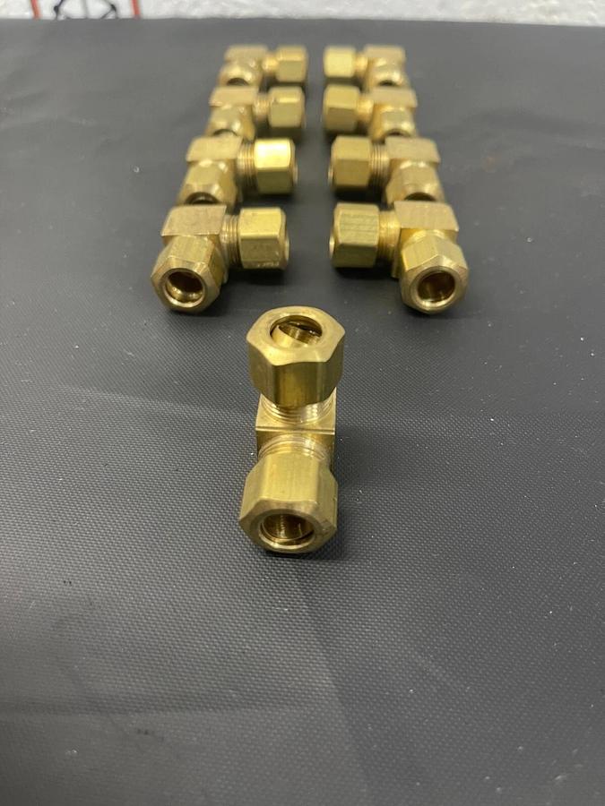Used Generic 265X6 Brass Elbow Fitting, 3/8 O.D. Tube to Pipe - Lot of 9