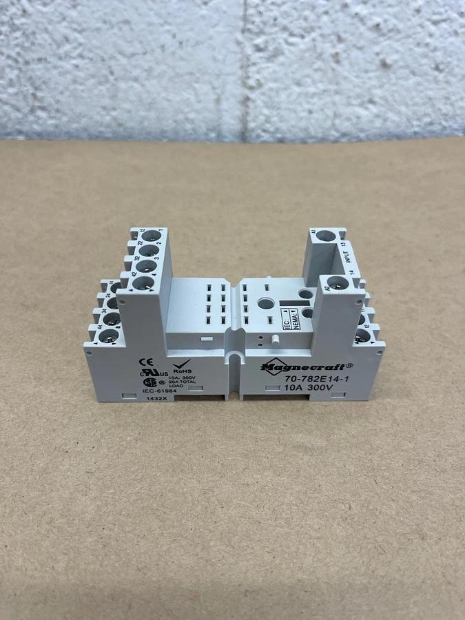 Used Magnecraft 70-782E14-1 Rail Mount Relay Socket, 10A, 300V, Qty 10