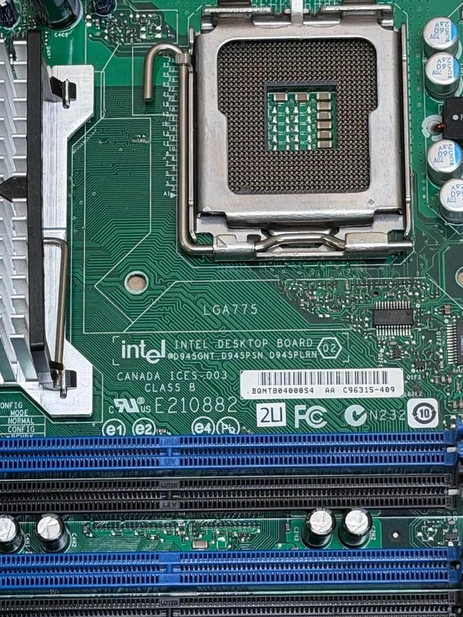 INTEL E210882 Desktop Board