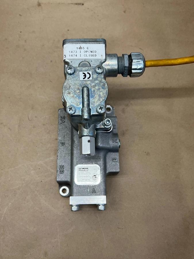 Used Parker L7054610253 Pneumatic Valve, Max Pressure 140 PSIG