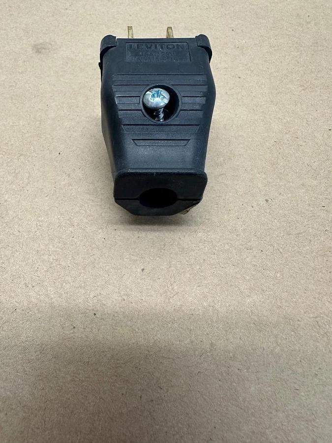 Leviton 3W101-E 2 Pole 3 Wire, Plug - Box of 11