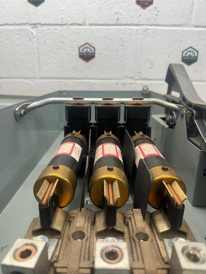 Used Siemens F354 I-T-E Enclosed Switch Heavy Duty Vacu-Break, 200A 600V, 3 Ph